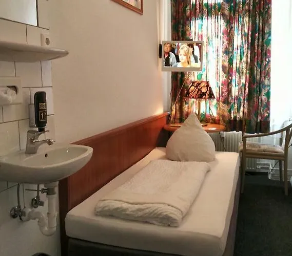 Hotel-pension Adamshof 2*