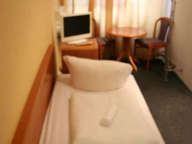 Hotel-pension Adamshof 2* Berlim