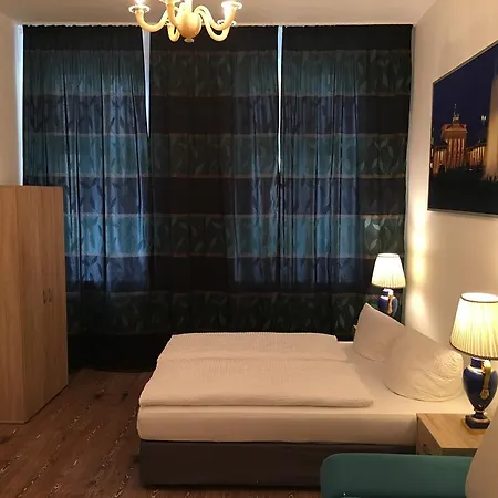 Hotel-pension Adamshof 2* Berlín