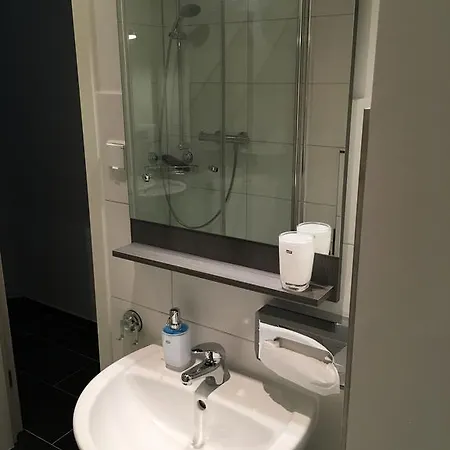 Hotel-pension Adamshof 2* Berlín
