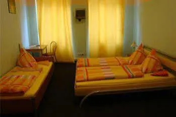 Hotel-pension Adamshof 2* Berlín