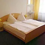 Hotel-pension Adamshof 2*