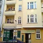 בית הארחה Hotel-pension Adamshof 2*