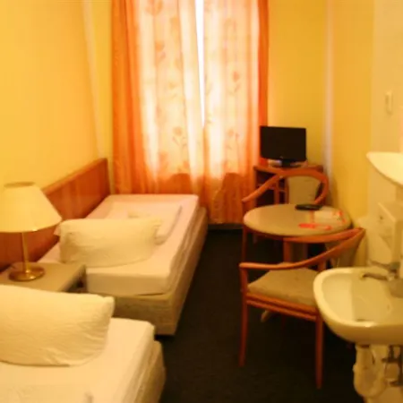 Hotel-pension Adamshof 2*